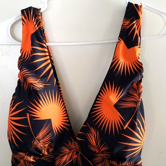 W You Di An Black with Orange Tropical Leaf Print Tummy Control Swimsuit SZ 4XL - Picture 3 of 10